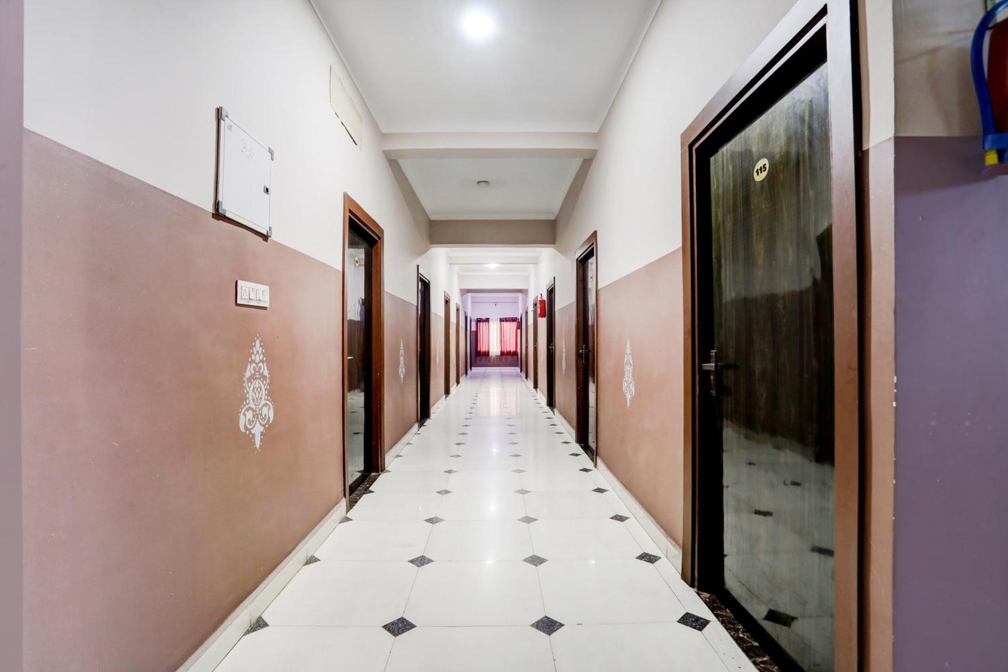 Super Townhouse Gida Near Rto Office Otel Gorakhpur Dış mekan fotoğraf